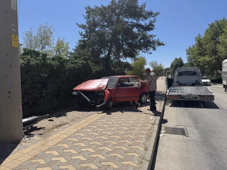 kastamonuda-trafik-kazasi-surucu-yaralandi-OXQrcOnB.jpg