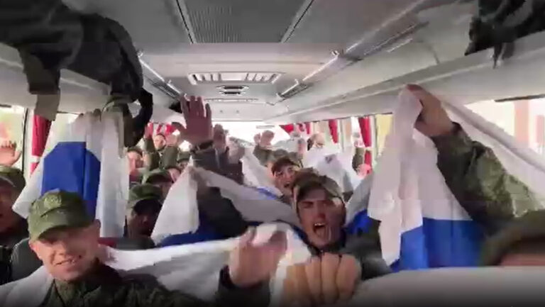 rusya-ukrayna-arasinda-dev-esir-takasi-N3cn8ekK.jpg